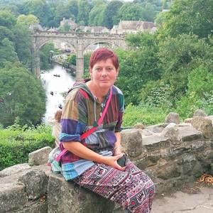 Meet your Posher, Dee